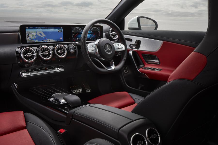 Интерьер Mercedes-Benz CLA200 AMG Line (C118) 2019 года  (UK) (фото 20 из 40)